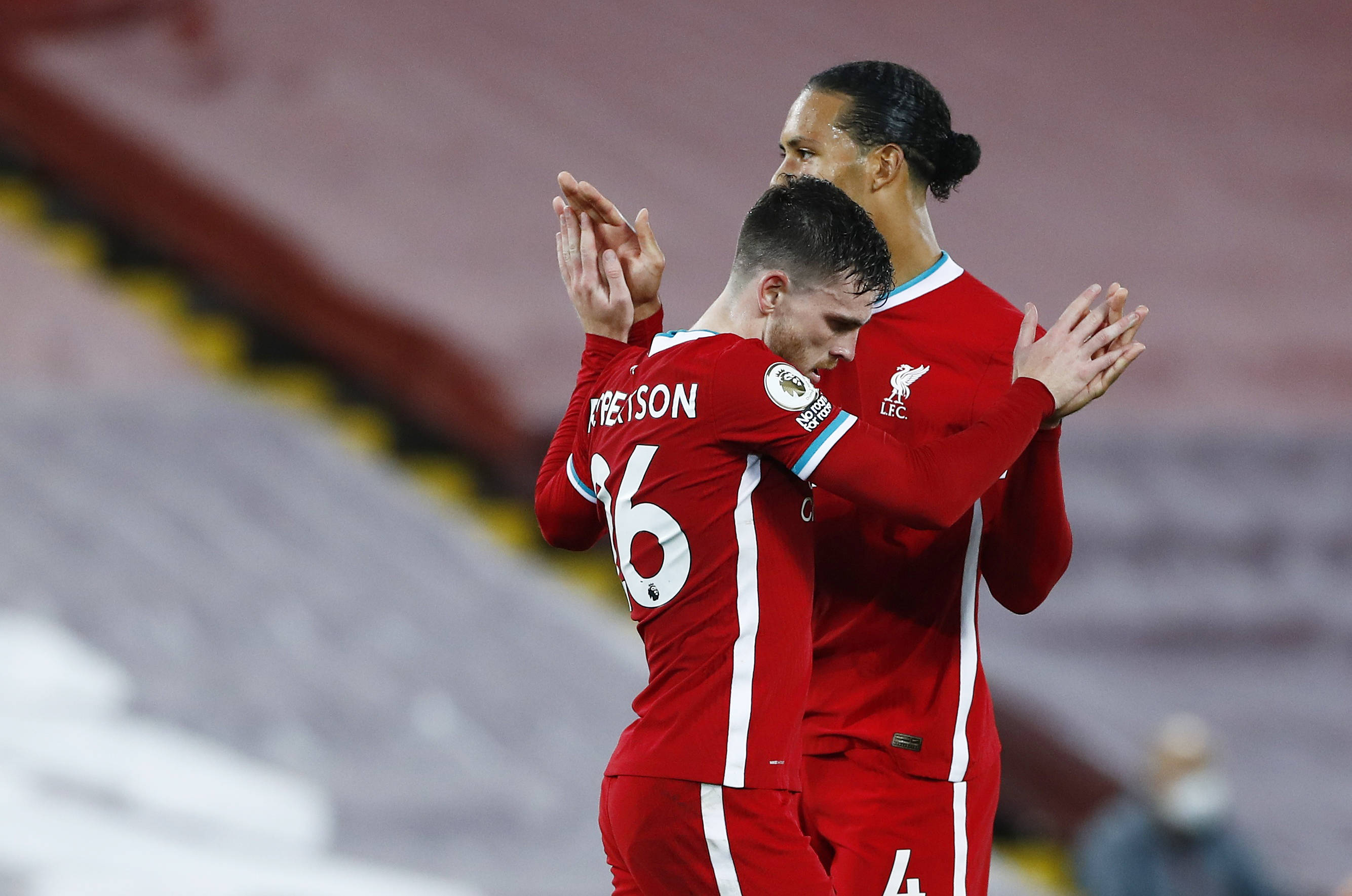 在采访中表 在采访中表